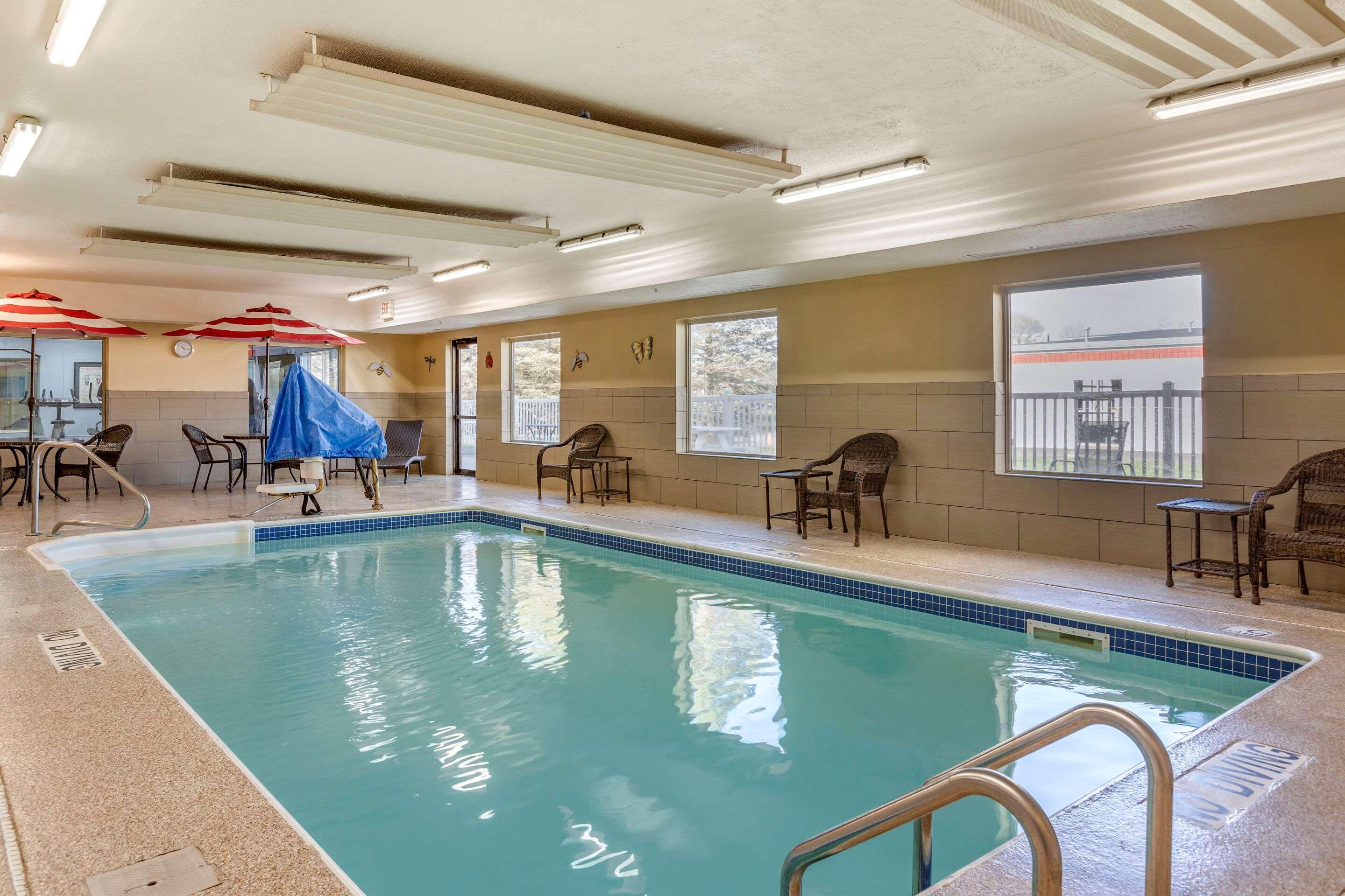 Comfort Inn & Suites Paw Paw Esterno foto