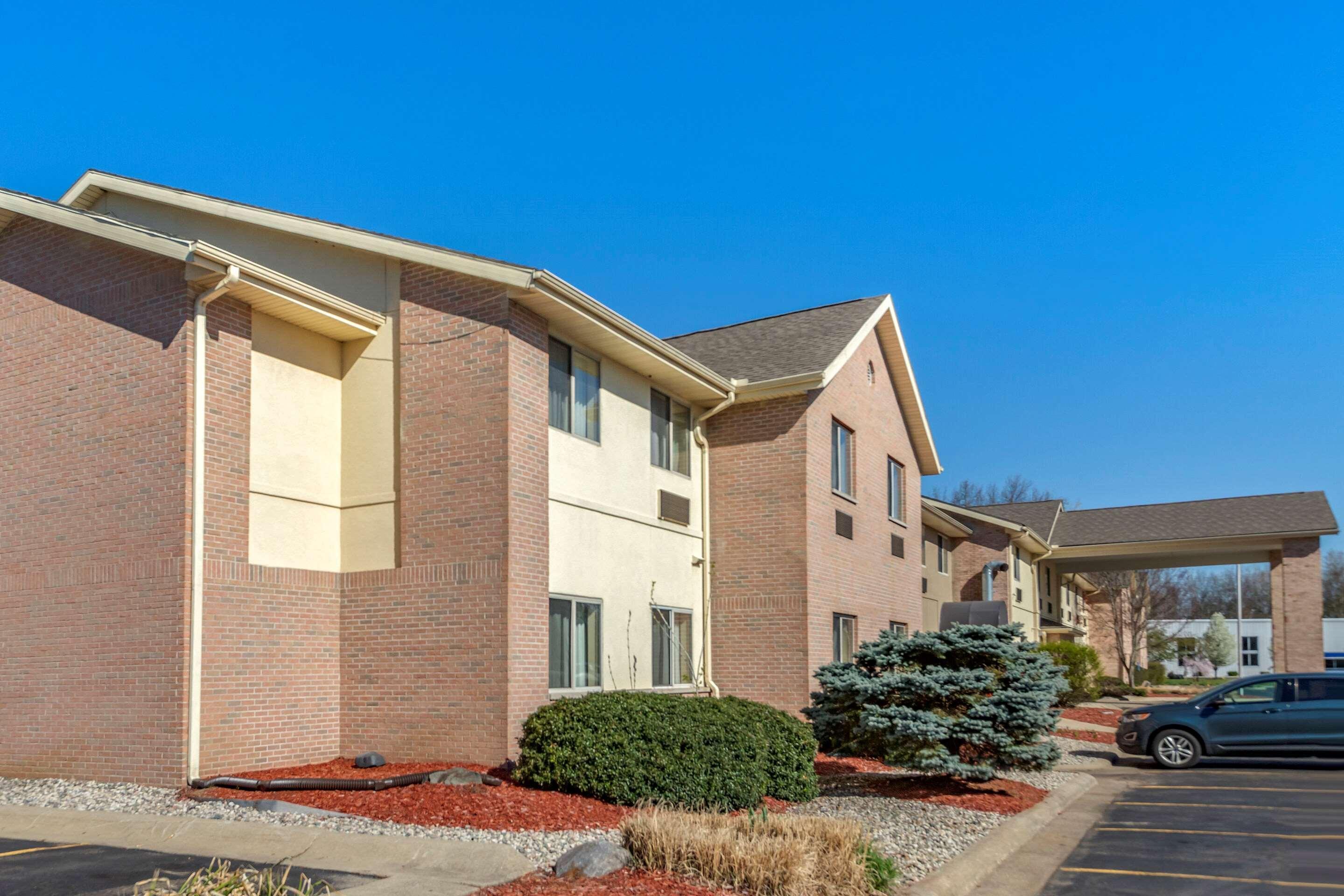 Comfort Inn & Suites Paw Paw Esterno foto
